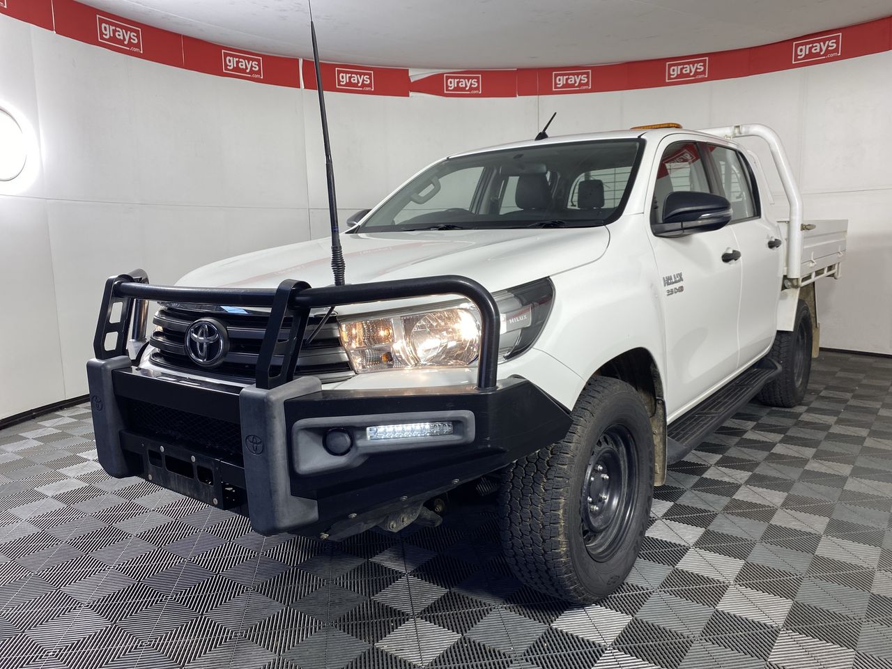2017 Toyota Hilux 4x4 SR Turbo Diesel Auto Crew Cab Chassis
