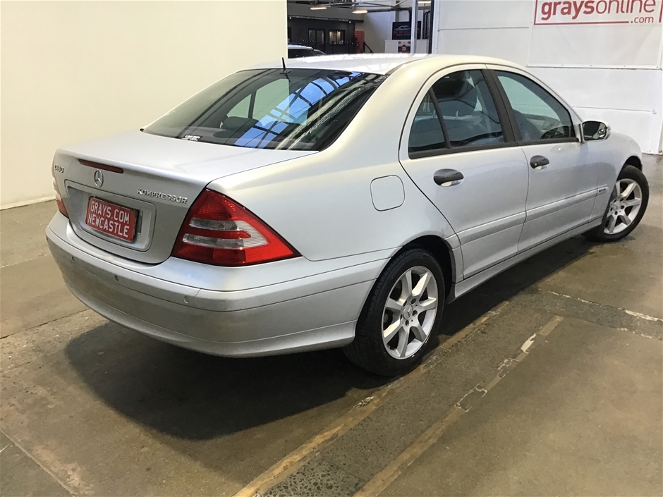 Press F to pay respect — Mercedes-Benz C-class (W203), 1,8 л, 2006