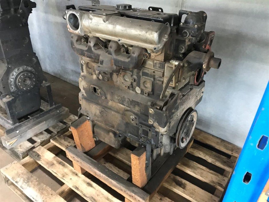 1x Perkins 4-Cylinder Diesel Engine Auction (0067-3025730) | Grays ...