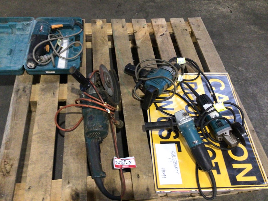 A Qty of Assorted Power Tools Auction (00488017434) Grays Australia