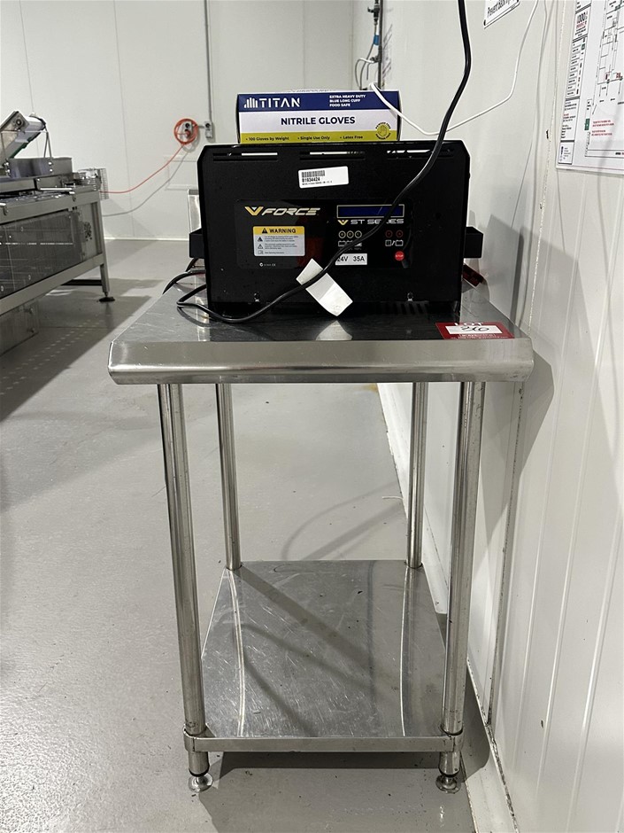 2 Tier stainless steel preparation bench Auction (0036-3025862) | Grays ...