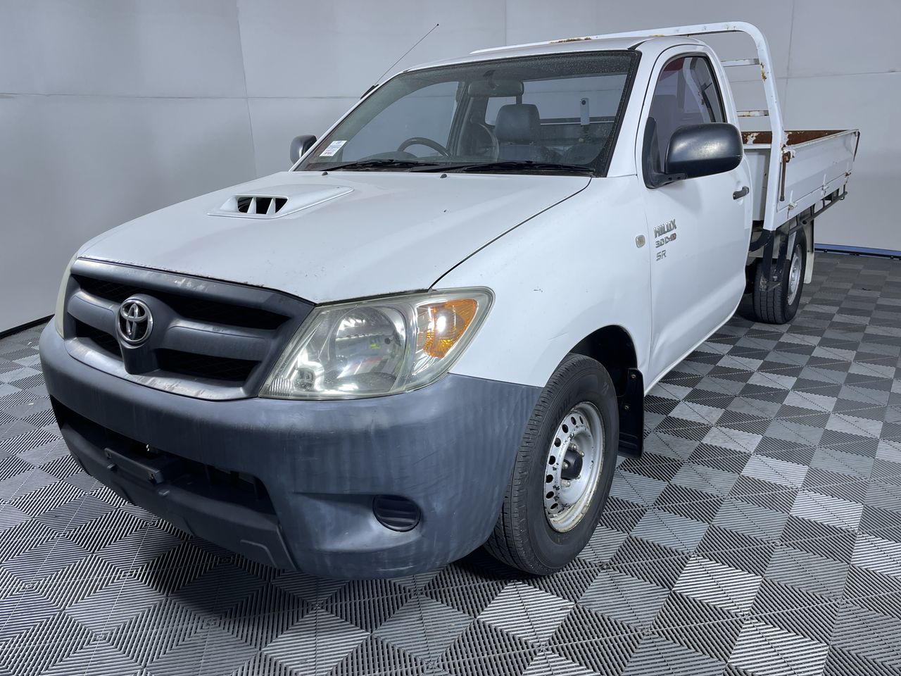 2006 Toyota Hilux 4X2 SR KUN16R Turbo Diesel Manual Cab Chassis Auction ...