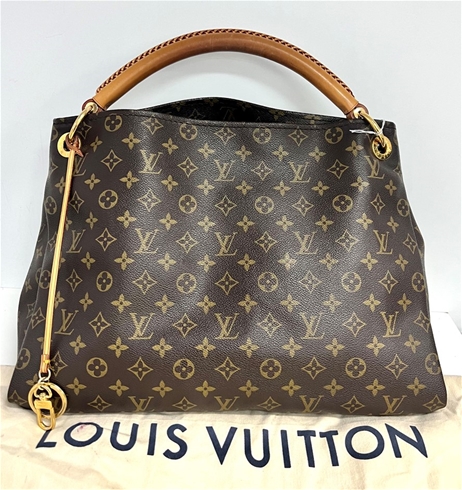 Sold at Auction: Louis Vuitton, Louis Vuitton - LV - Artsy GM in