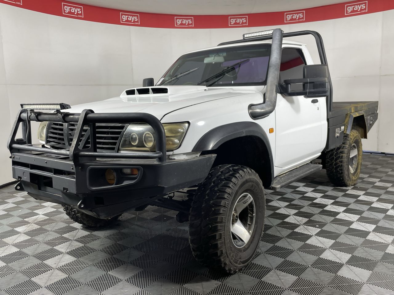 Nissan Patrol DX (4x4) GU