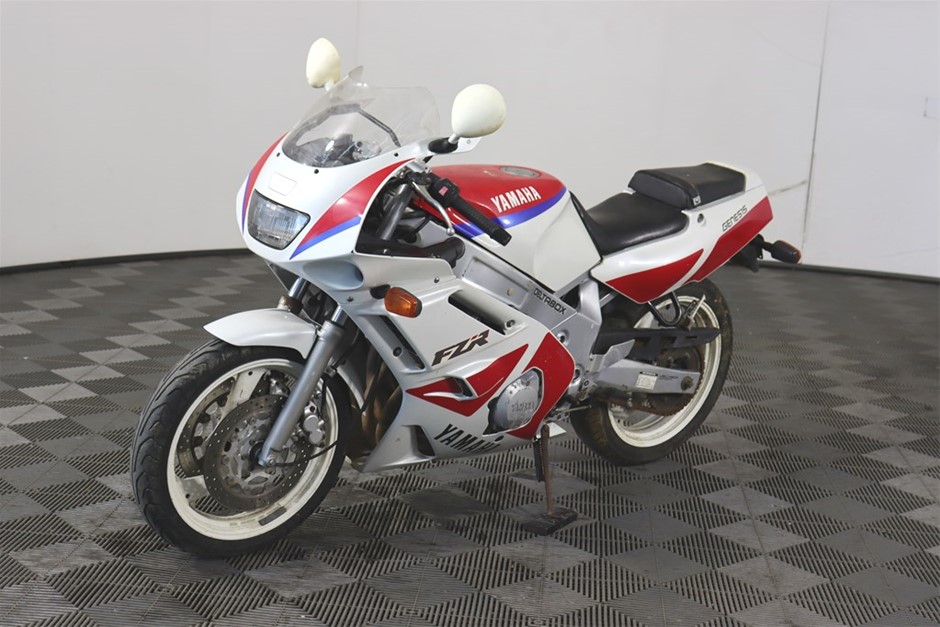 Yamaha FZR 600 2 seater Road