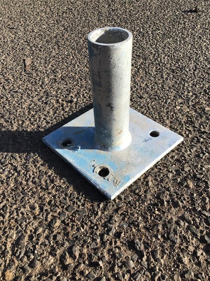 215 x Galvanised Steel Scaffold Base Plate and Steel Frame Stillage ...