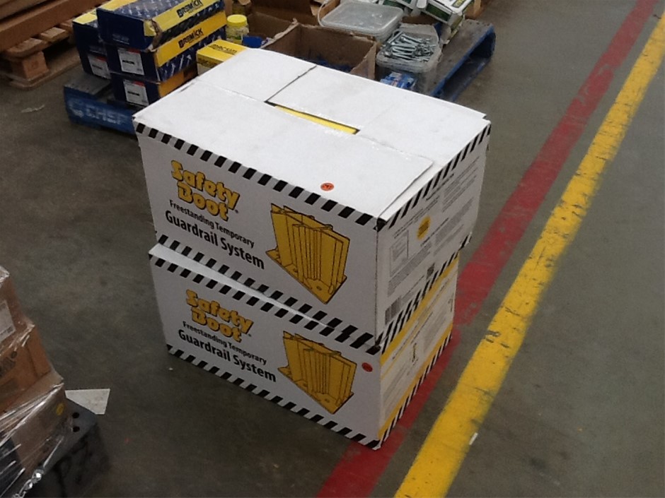 2x Safety Boot Freestanding Temporary Guardrail System Auction (0297 ...