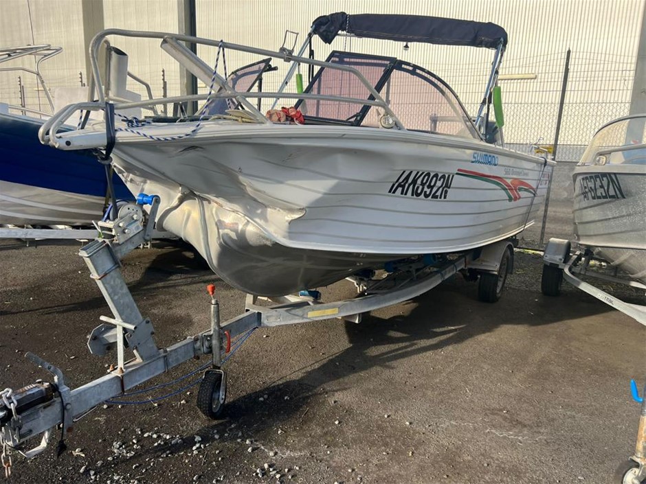 2001 QUINTREX 560 BOAT