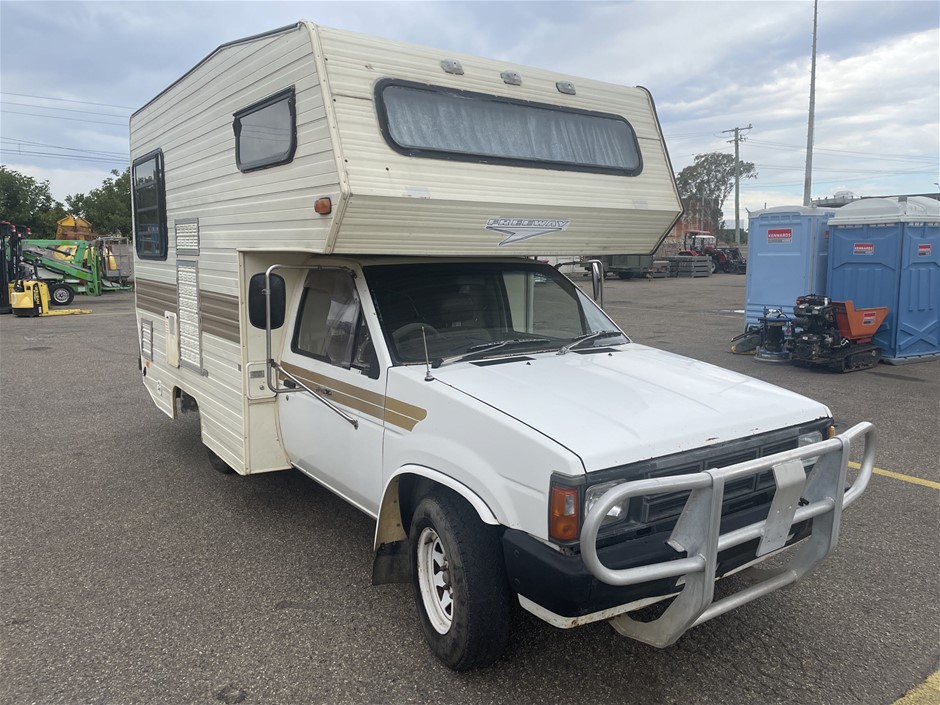 1989 NISSAN D21 MOTORHOME