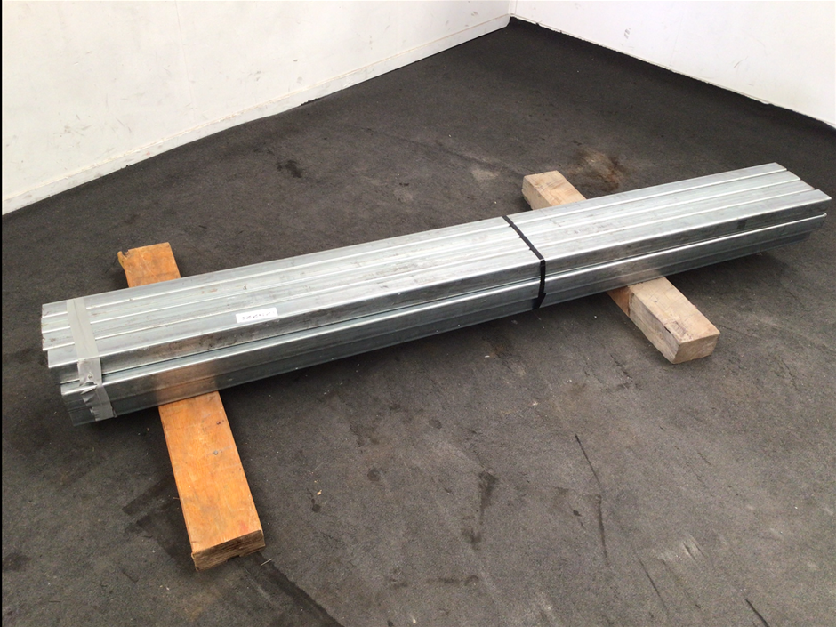 11 x Galvanised Steel Posts (Pack D25) Auction (00257046587) Grays Australia