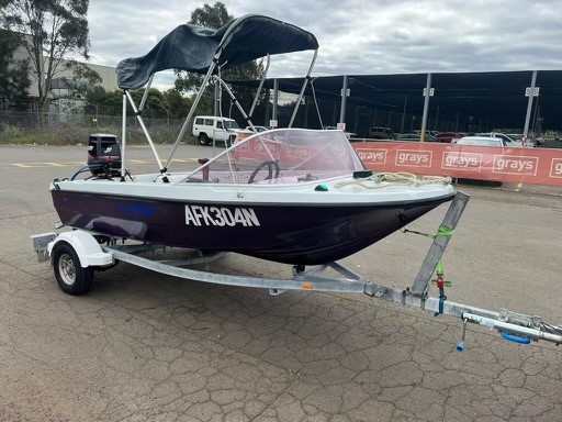 No Reserve Fibreglass Boat