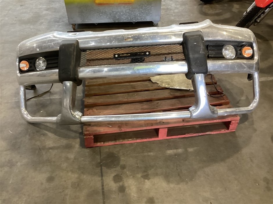 Toyota Aluminum Bull Bar Auction (00718017758) Grays Australia