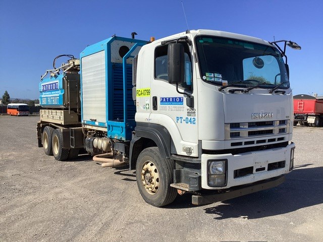 2017 Isuzu FX 1500 Auto 6x4 Vacuum Truck    
