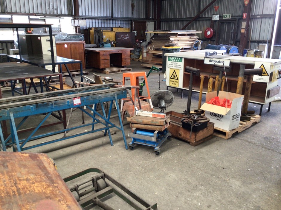 Qty Various Items Auction (00677047256) Grays Australia