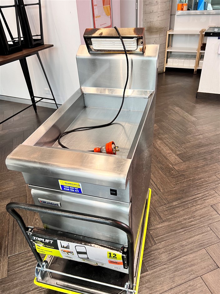 No Reserve Electric Chip Scuttle & Heat Cabinet