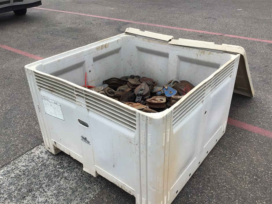 Nally Bin 780 S & Contents Auction (00267047591) Grays Australia