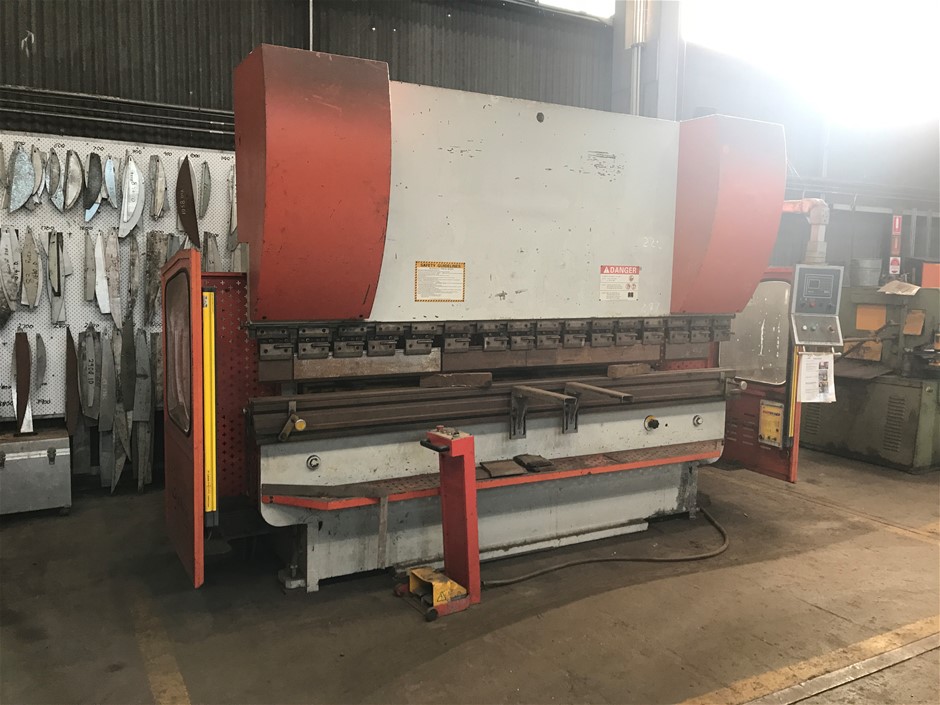 1 x Hydraulic Press Brake Auction (00033027916) Grays Australia