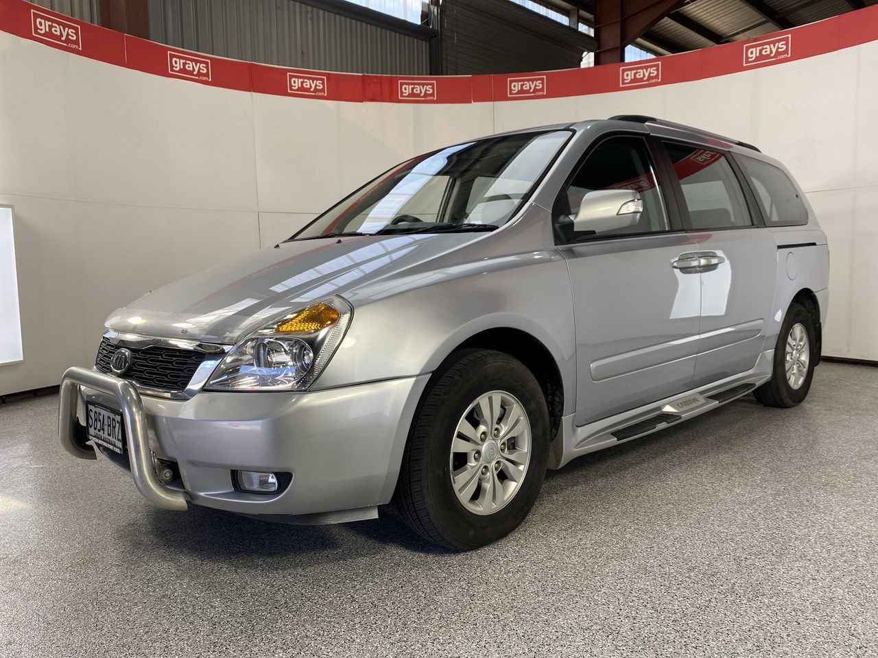 2011 Kia Grand Carnival 