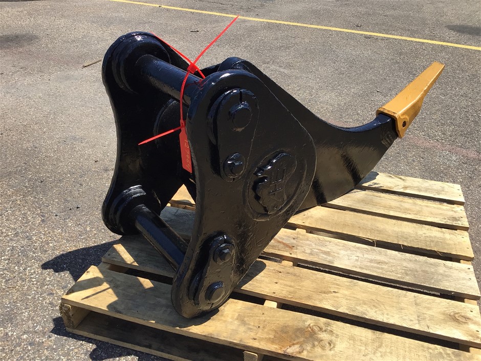 Atlas Ripper & Black PVC Water Pipes