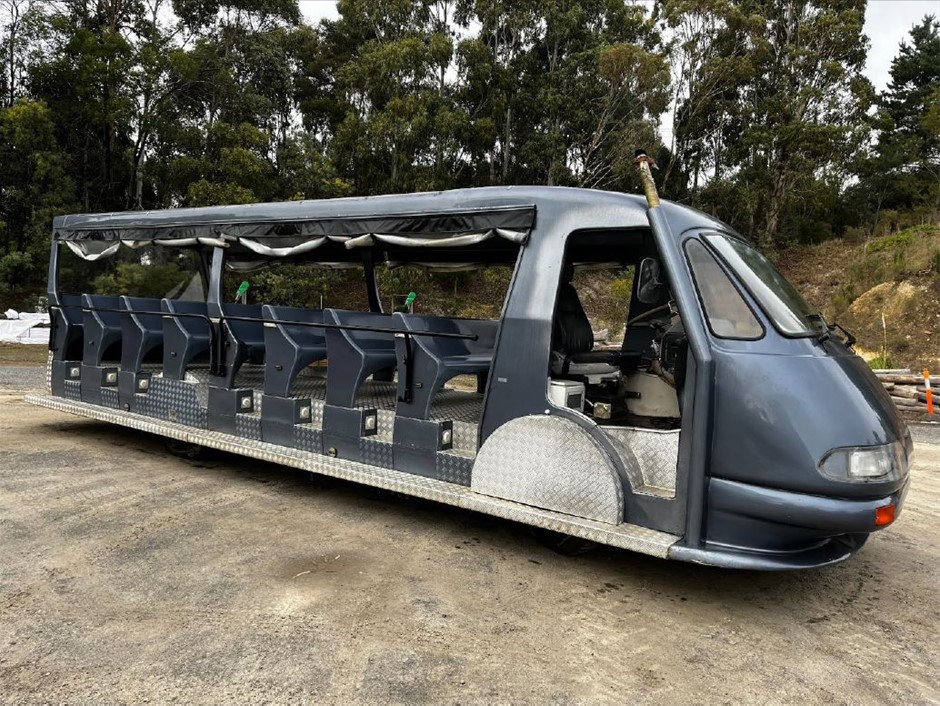 1992 Hino FD3W 6 x 2 People Mover