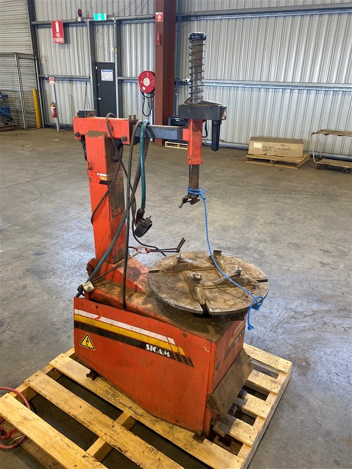 No Reserve Tyre Changer, Fasteners & Pump