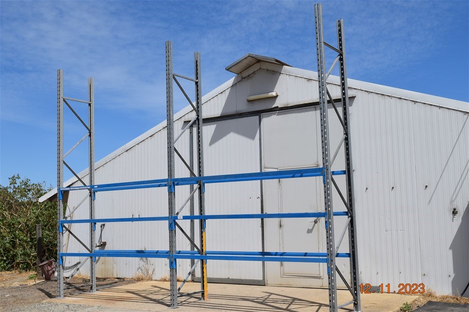 "APC" Galvanised Pallet Racking with Blue Load Beams
