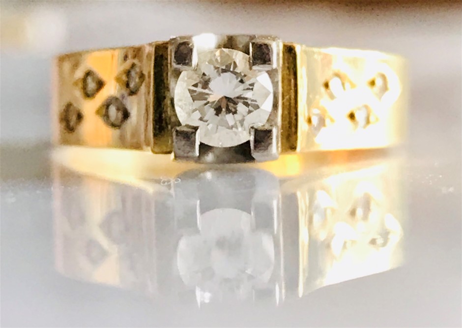 Diamond & 18k Gold Stamp Ring