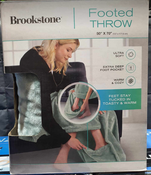 Brookstone Cozy Footed Throw Blanket 50” W X 70” L Green Auction