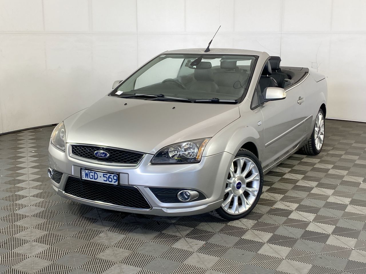 2007 Ford Focus Coupe-Cabriolet LT Automatic Convertible Auction (0001 ...