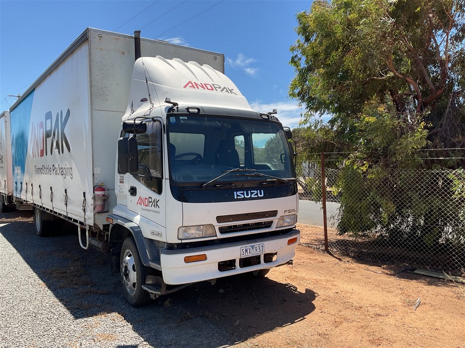 2003 Isuzu FSR700 Long Tautliner Truck Auction (0003-3027738) | Grays ...