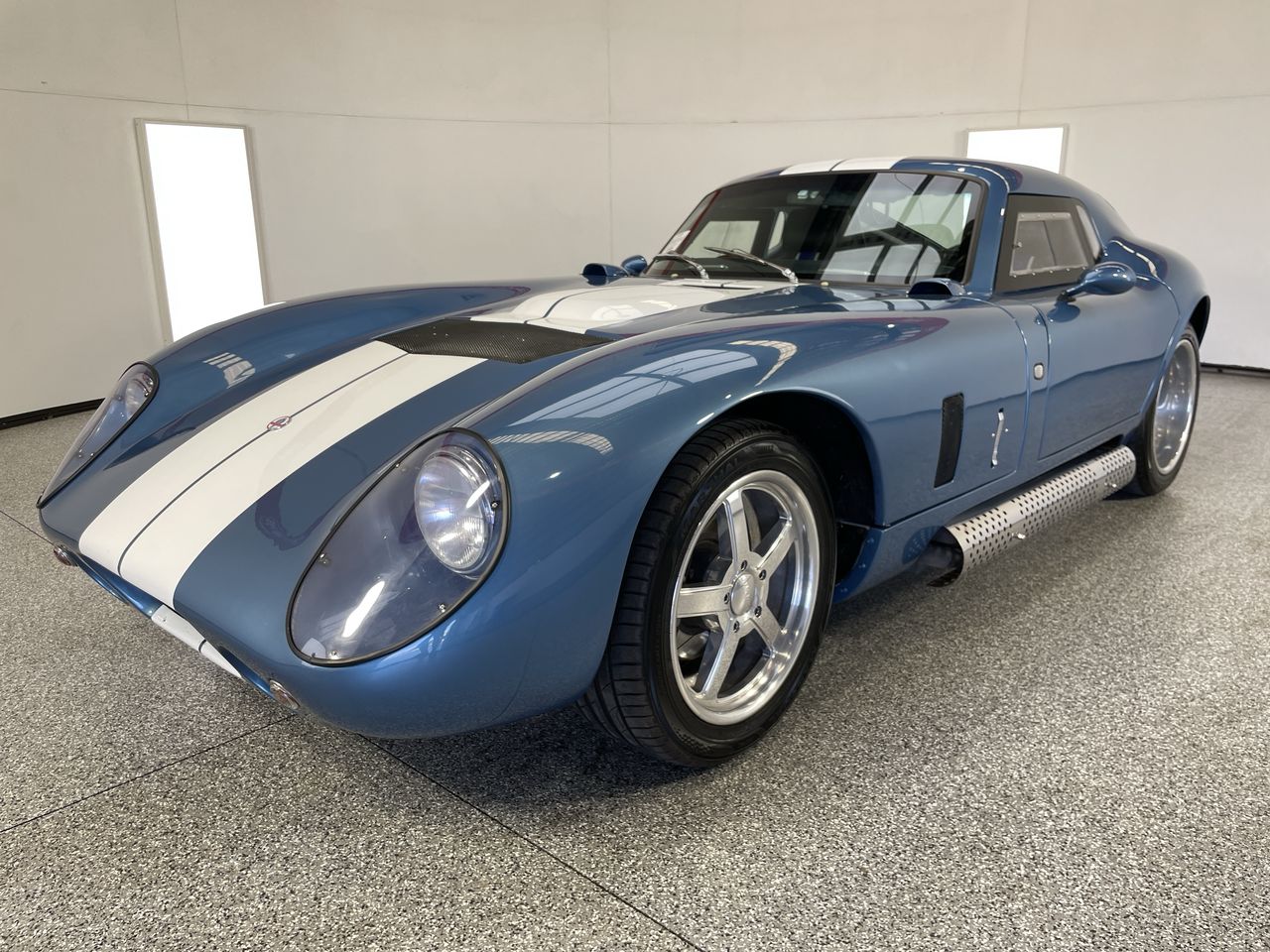 2017 Shelby Daytona Coupe (replica)
