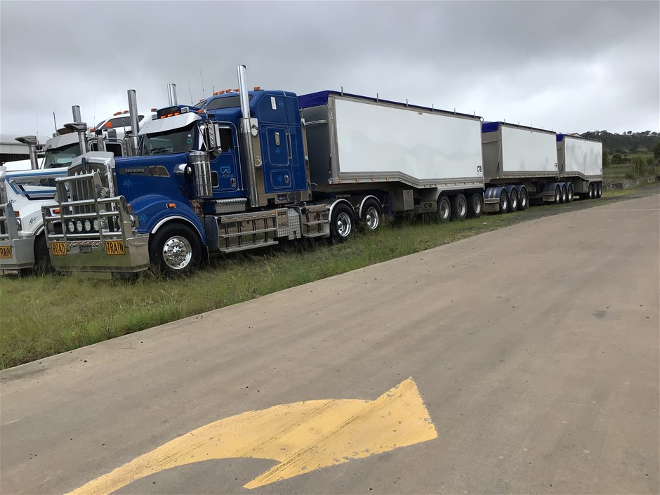 Kenworth T909 & GLT Road Train Setup