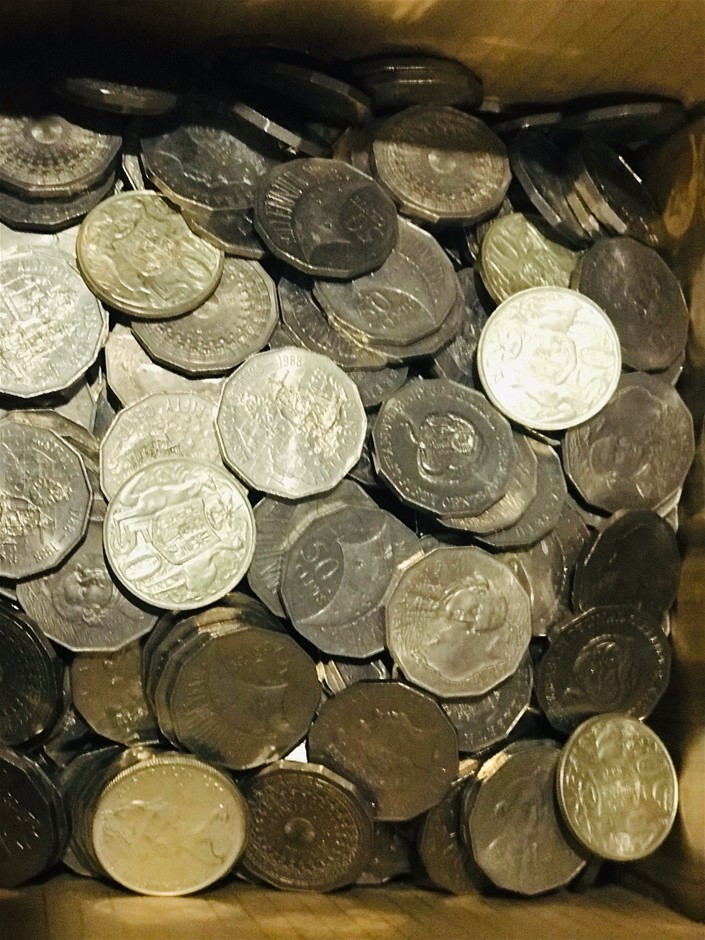 Lot of commemorative 50 cent pieces round 50 cent etc Approx 600 items Auction (01098018427