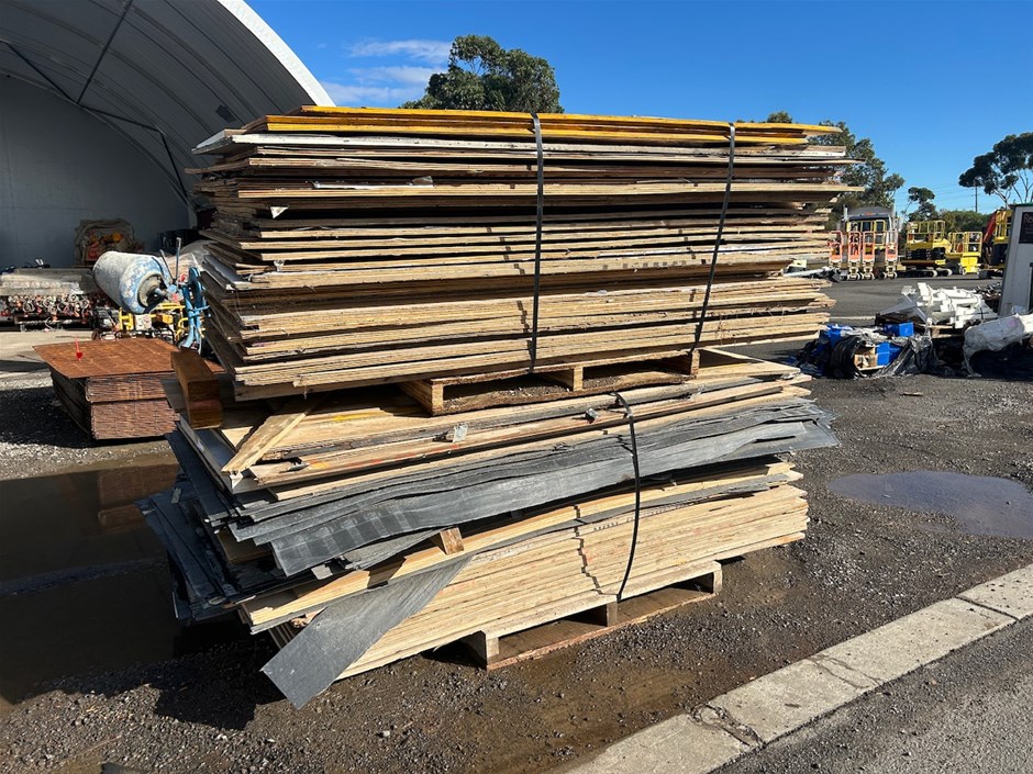 Large Qty of Assorted Timber Sheets Auction (0043-3028680) | Grays ...