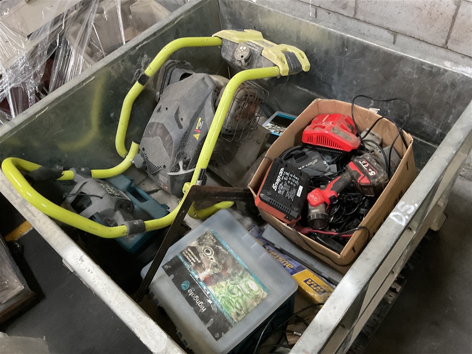Qty of Assorted Power Tools and Items Auction (0071-7051509) | Grays ...