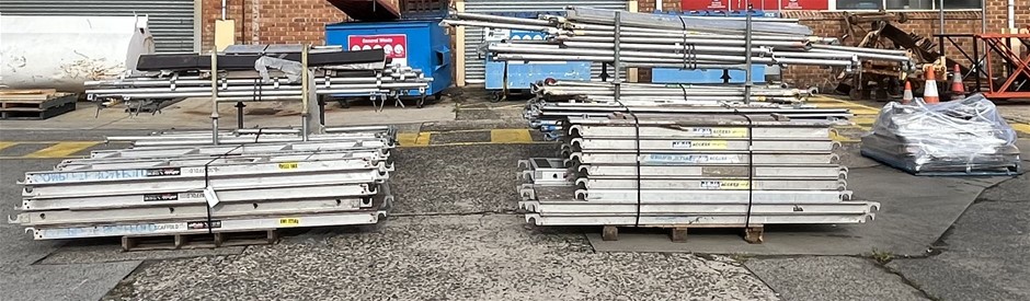 Assorted Scaffolding & Stillage of Scaffolding Ladders
