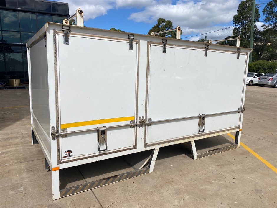 Unique Truck Bodies Enclosed Trademans / Field Service Truck Body ...