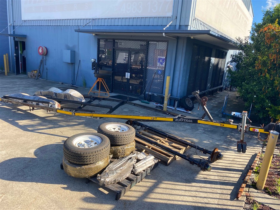 4WD & Trailer Accessories - Retail Store Closure