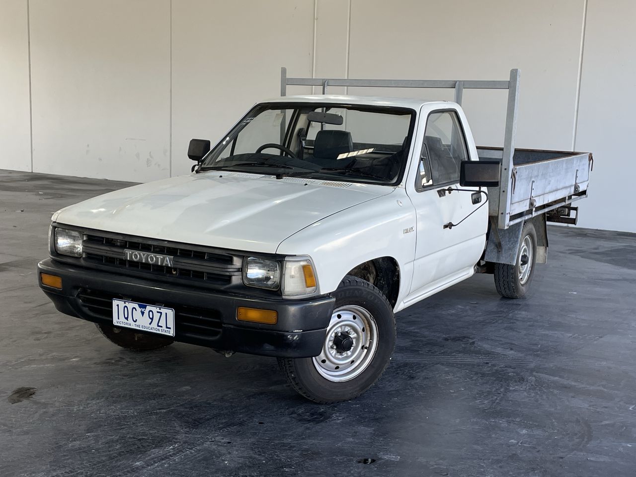 1989 TOYOTA HILUX manual 