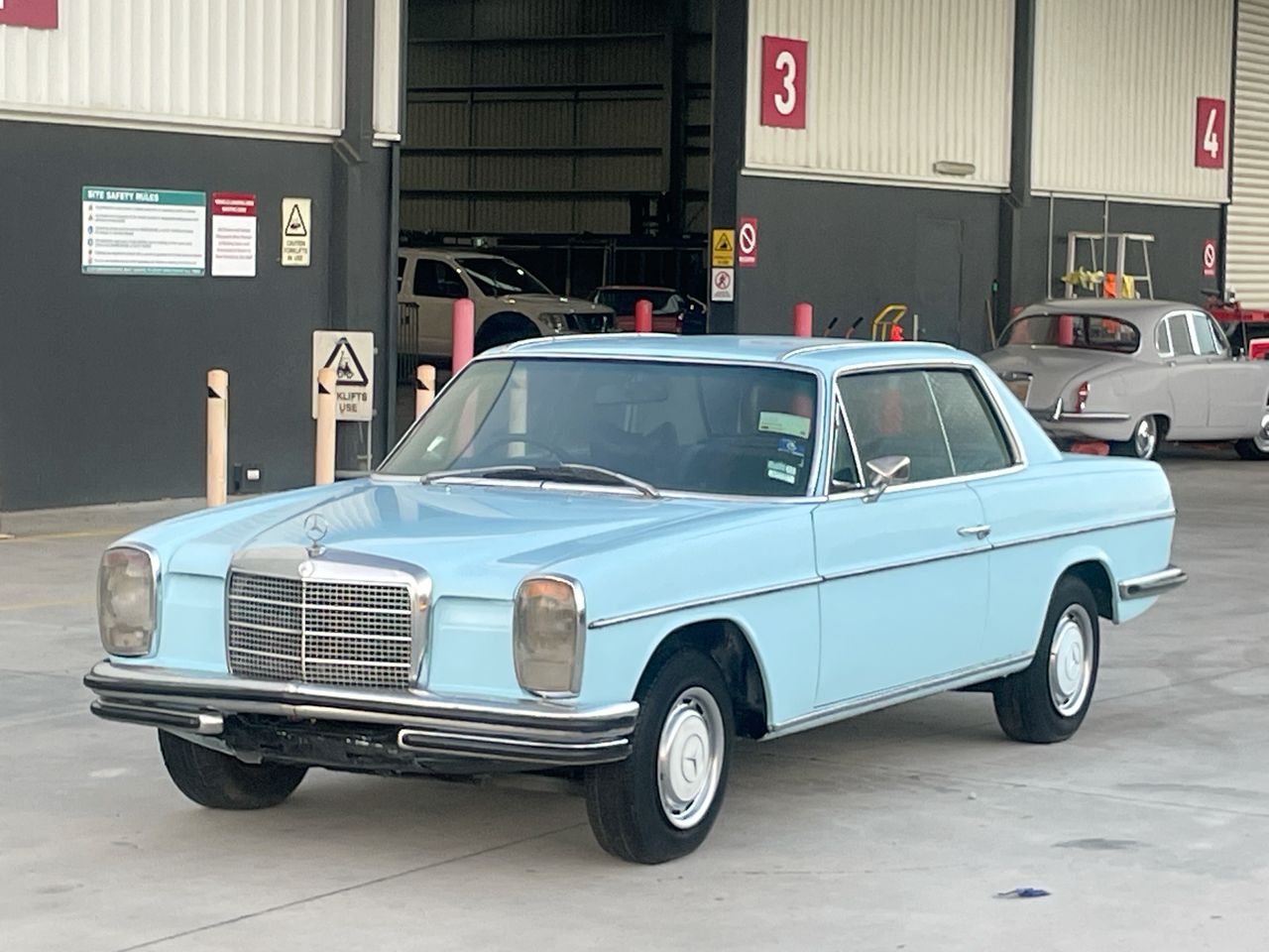 1972 Mercedes Benz 250c Automatic Coupe