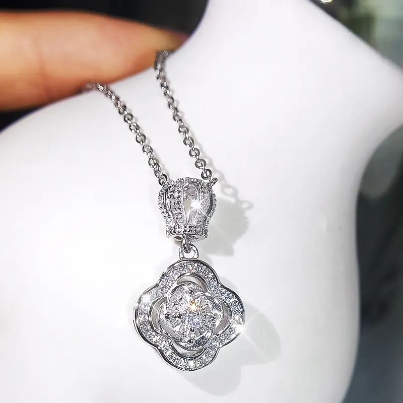 Elegant 18K White Gold plated Hollow Four Leaf Clover Pendant Necklace