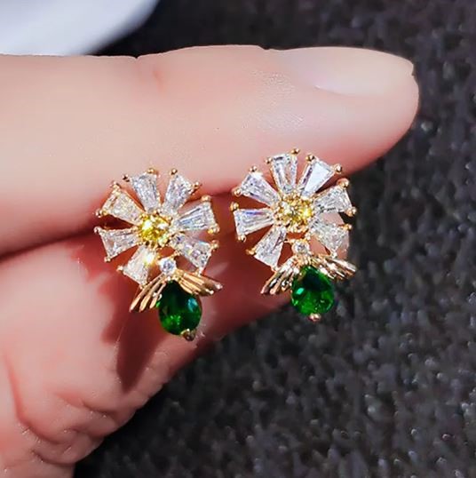Elegant 18K Yellow Gold plated Simulants Emerald & White Cz
