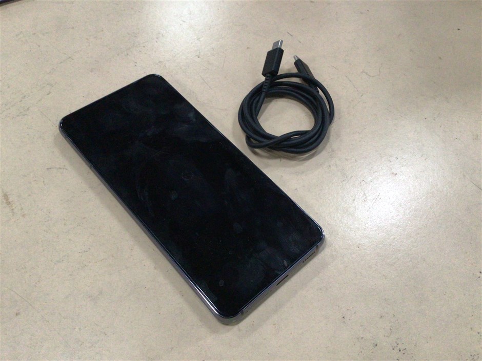 Laptop & Mobile Phone - NO RESERVE