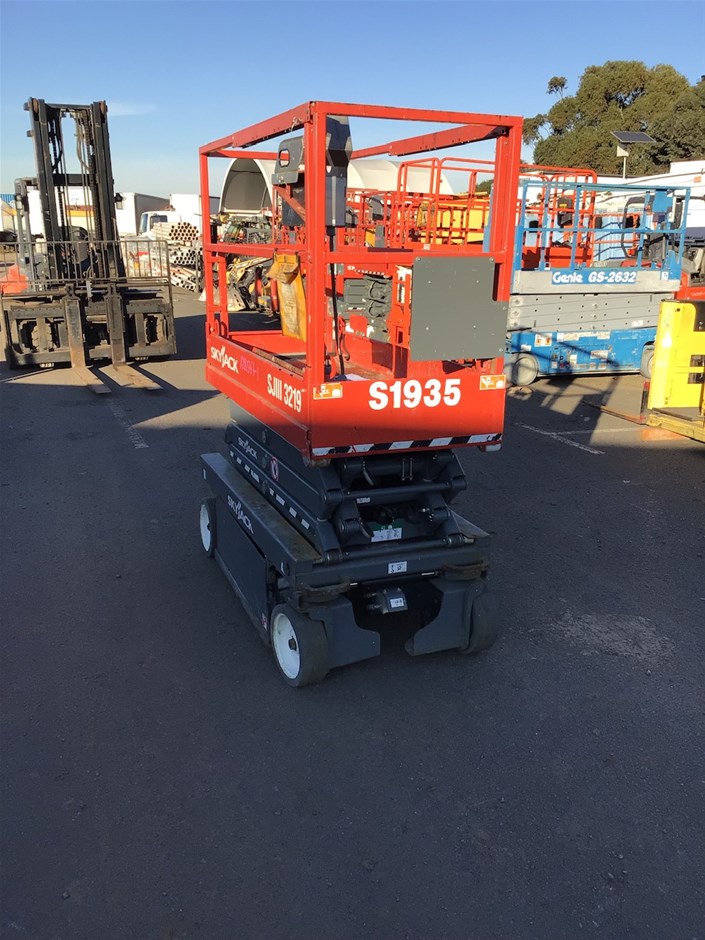 No Reserve! Elevated Work Platforms