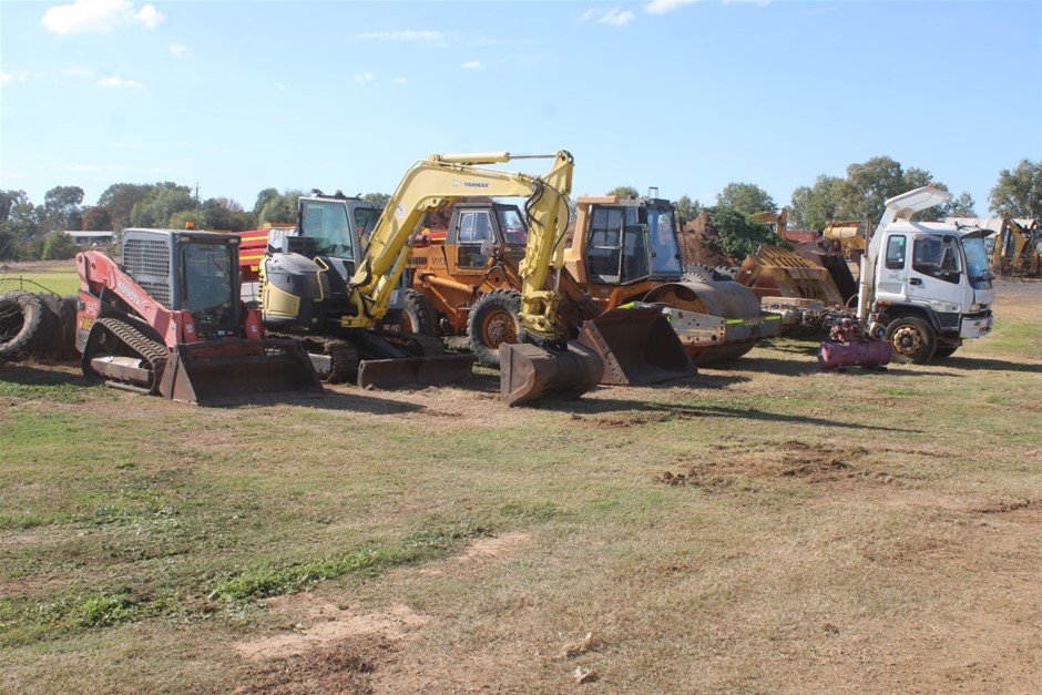 Mobile Plant, Isuzu Truck & Compressor