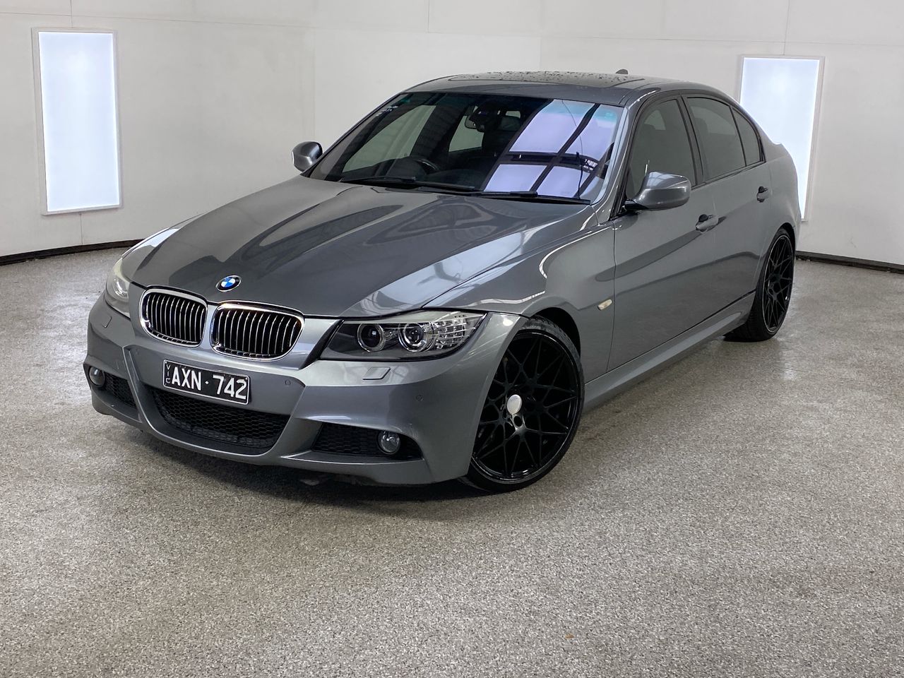 2010 BMW 3 Series 323i E90 Automatic Sedan