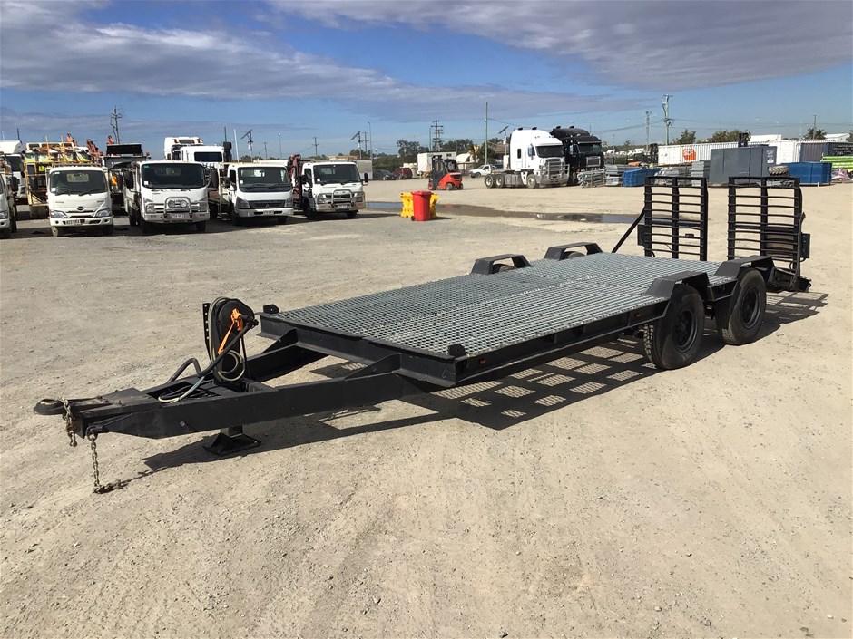No Reserve!Tandem Flat Bed Plant Trailer with ramps
