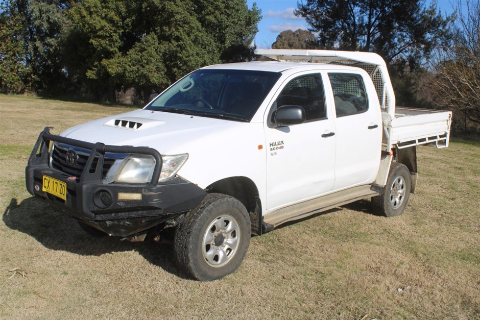 2012 Toyota Hilux 4x4 Manual - 5 Speed Dual Cab Chassis
