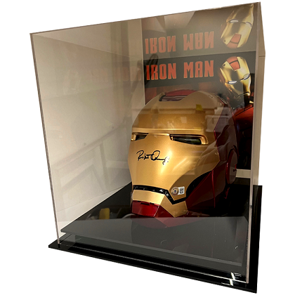 MOVIES & SPORT COLLECTABLE MEMORABILIA