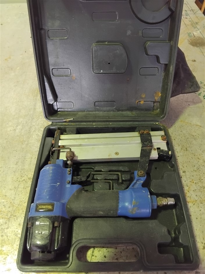 Large Unreserved Site Clearance Sale